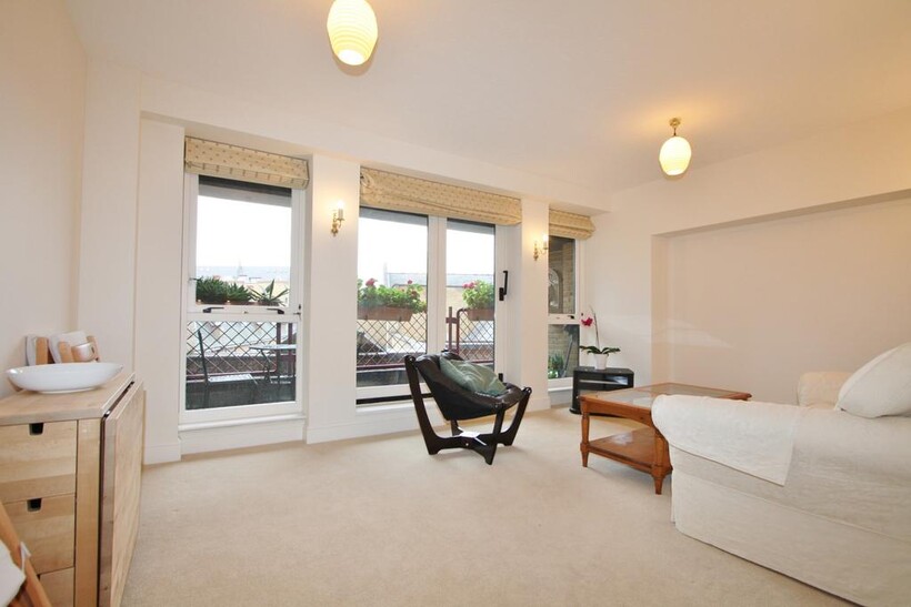 86 Wapping Lane, London, E1W 1 bed apartment to rent - £2,297 pcm (£530 pw)