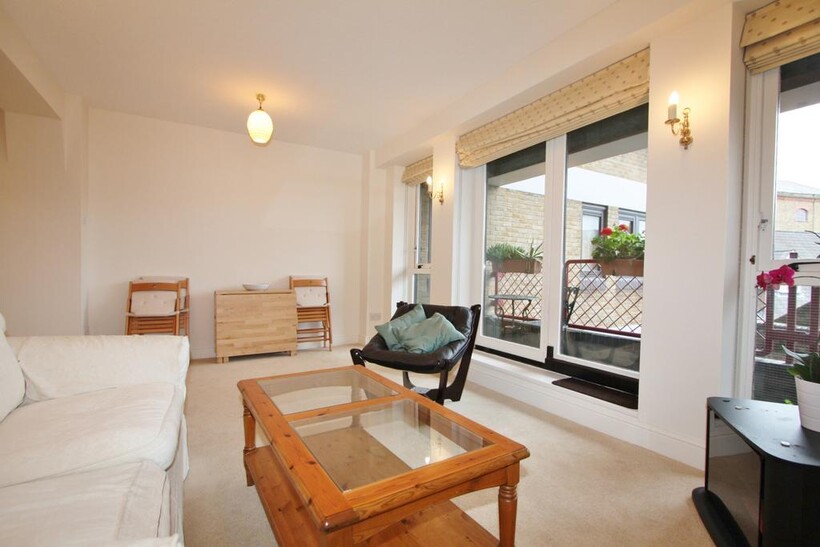 86 Wapping Lane, London, E1W 1 bed apartment to rent - £2,297 pcm (£530 pw)