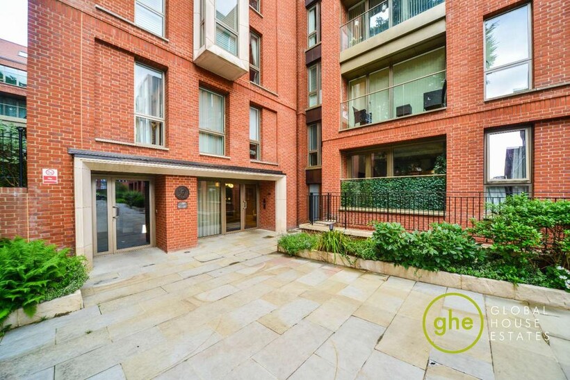8E Kidderpore Avenue, Hampstead, London 2 bed flat to rent - £4,658 pcm (£1,075 pw)