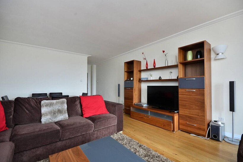 Cromwell Road, South Kensington... 3 bed flat to rent - £9,750 pcm (£2,250 pw)
