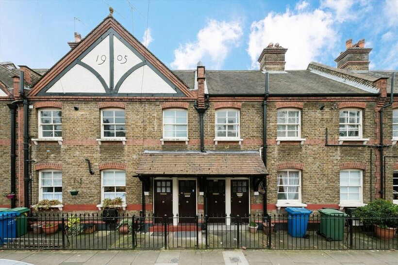 Merrow Street, London SE17 2 bed flat to rent - £2,448 pcm (£565 pw)