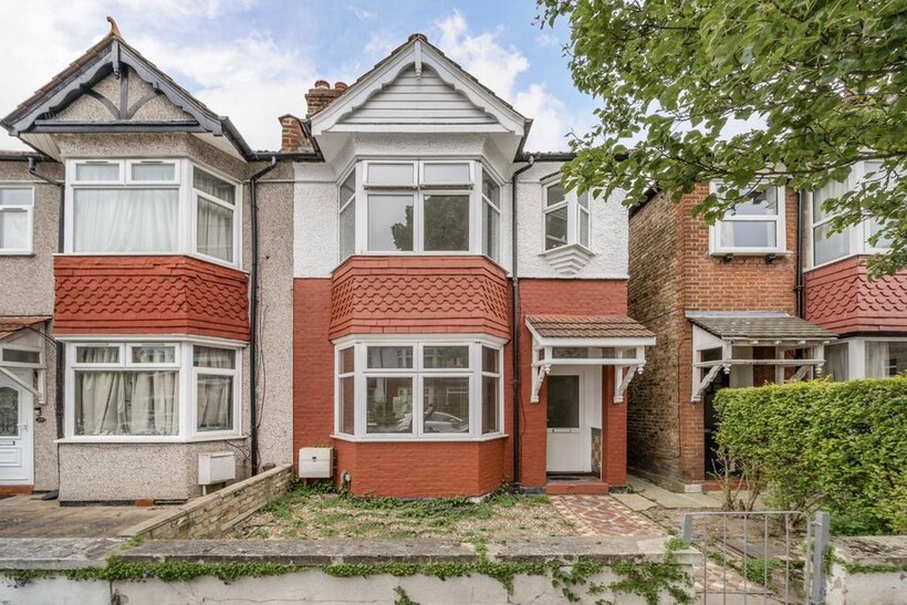 Sydney Road, London W13 4 bed semi-detached house to rent - £3,948 pcm (£911 pw)