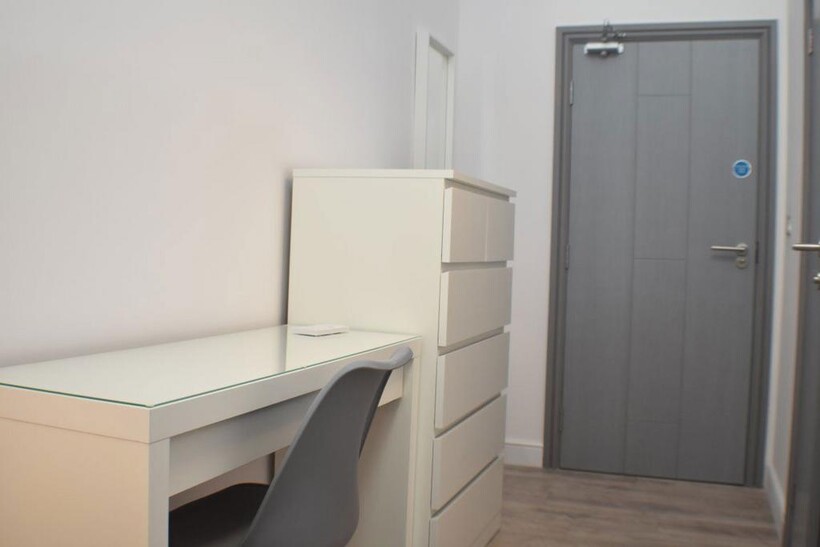 Room 2, Flat 3, 23 Priestgate, PE1 1JL 1 bed in a house share to rent - £575 pcm (£133 pw)