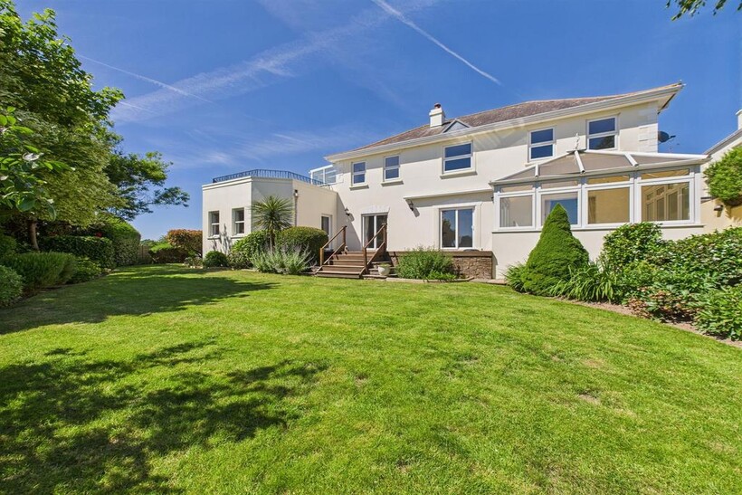 CAM04392 G0-PR0111-STILL034.jpg