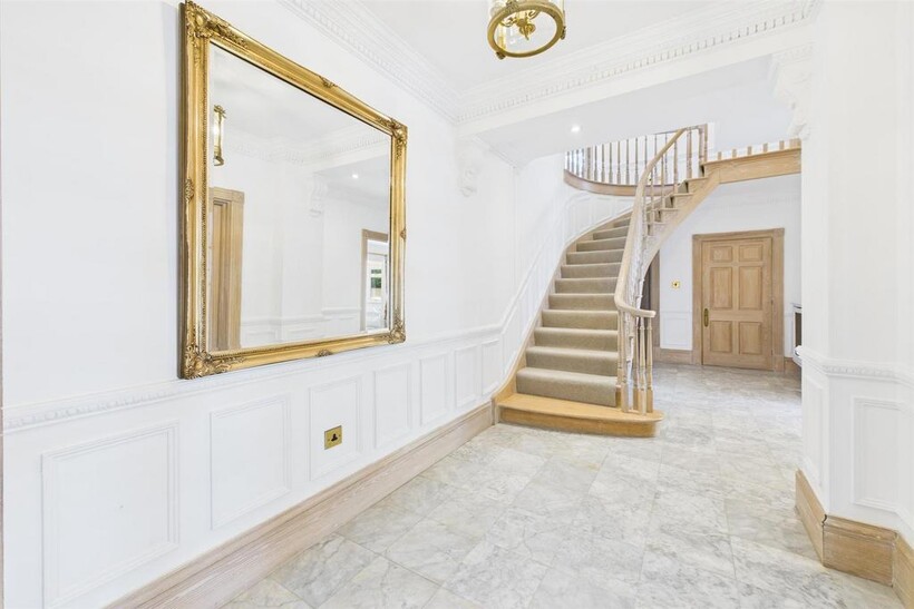 CAM04392 G0-PR0111-STILL008.jpg