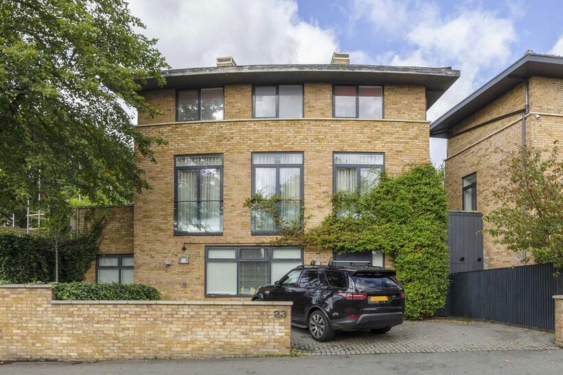 St. Mary's Road, London SW19 4 bed house to rent - £12,500 pcm (£2,885 pw)