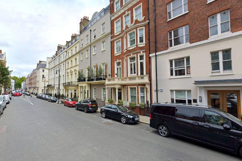 Hill Street, London W1J 2 bed flat to rent - £5,460 pcm (£1,260 pw)