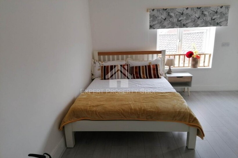 *AVAILABLE NOW* Room 4. 11 Albert... 1 bed in a house share to rent - £425 pcm (£98 pw)