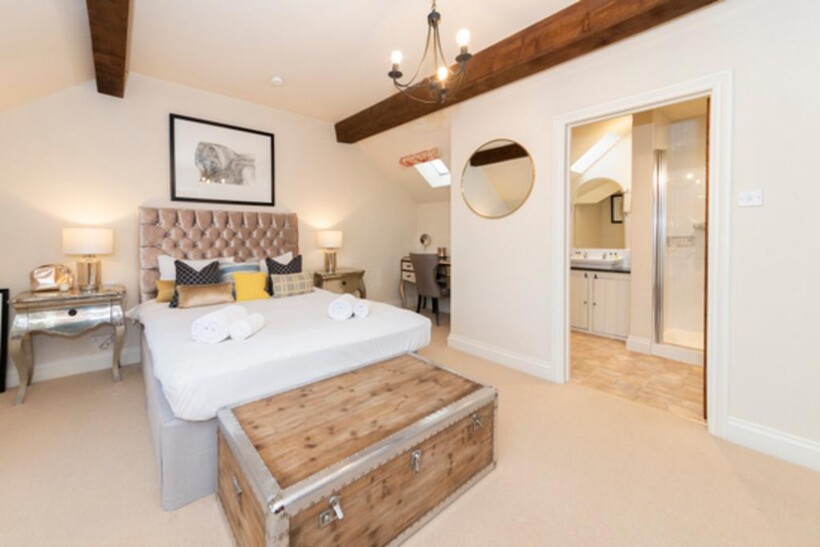 Sonning Common, Reading, RG4 4 bed detached house to rent - £4,800 pcm (£1,108 pw)