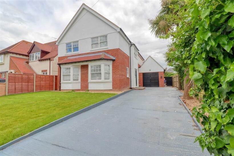Frinton-on-Sea CO13 6 bed detached house to rent - £2,995 pcm (£691 pw)