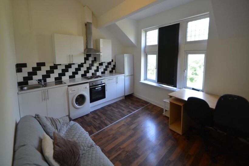 109-111 Chapeltown Road, Leeds LS7 1 bed house to rent - £802 pcm (£185 pw)