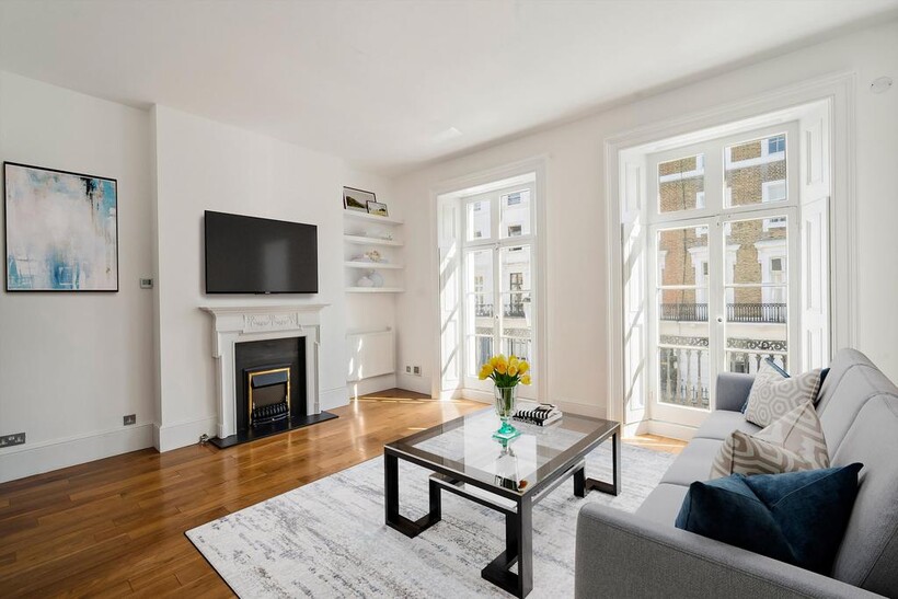 Walpole Street, London, SW3 2 bed flat to rent - £5,525 pcm (£1,275 pw)