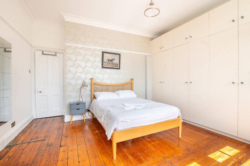 Christchurch Avenue, Queen's Park... 2 bed flat to rent - £3,467 pcm (£800 pw)