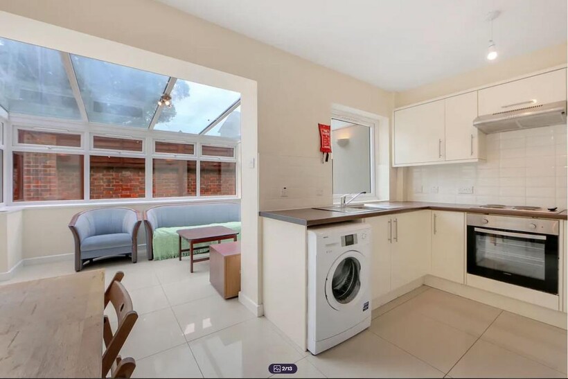 Barnfield Place, London E14 5 bed terraced house to rent - £4,983 pcm (£1,150 pw)