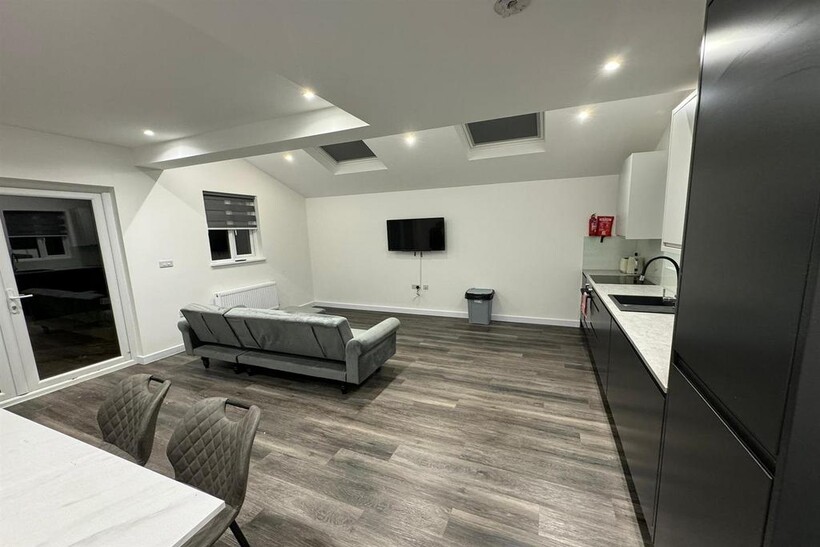 Whats App Image 2023-12-21 at 3.21.31 AM (2).jpeg