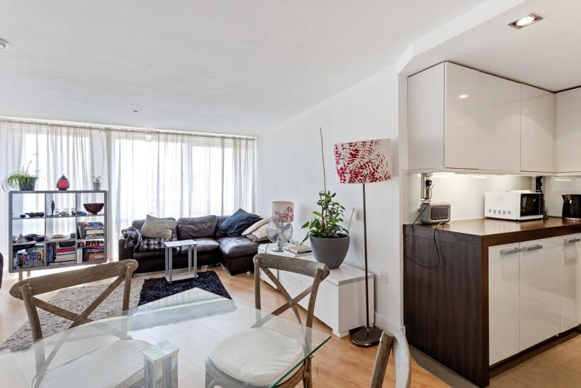 ALBERT EMBANKMENT, SE1 1 bed flat to rent - £2,197 pcm (£507 pw)