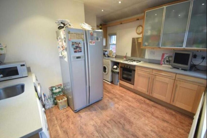 Station Road, Barnet, London, NW4 4 bed flat to rent - £2,899 pcm (£669 pw)