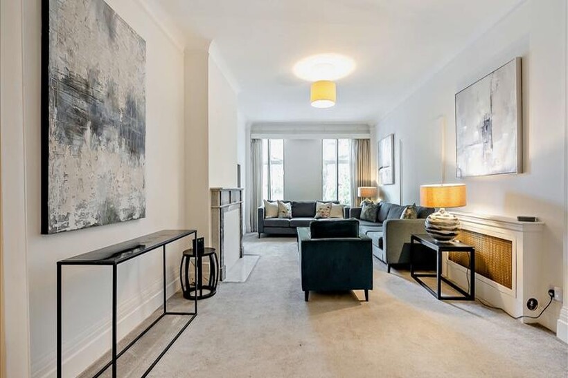 Strathmore Court Mid Term NW8 5 bed flat to rent - £14,083 pcm (£3,250 pw)