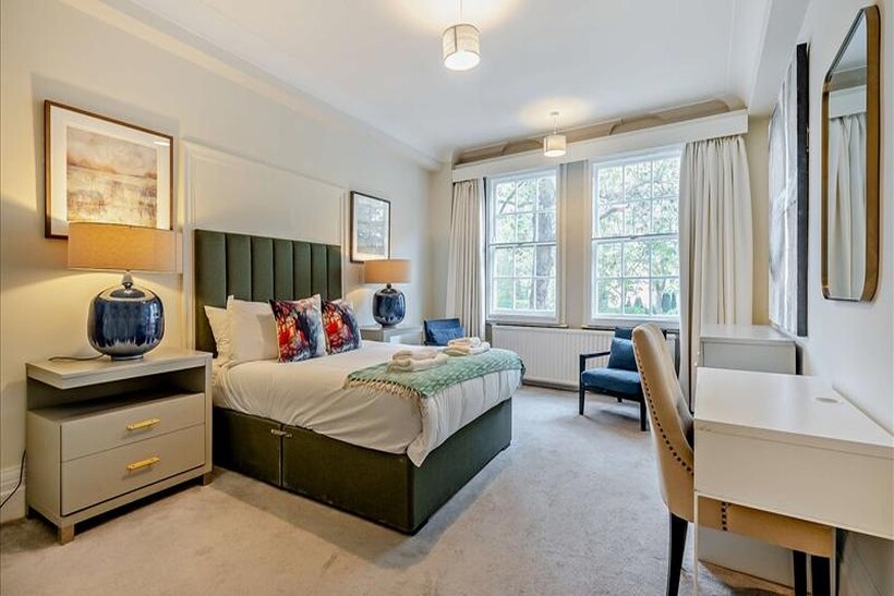 Strathmore Court Mid Term NW8 5 bed flat to rent - £14,083 pcm (£3,250 pw)