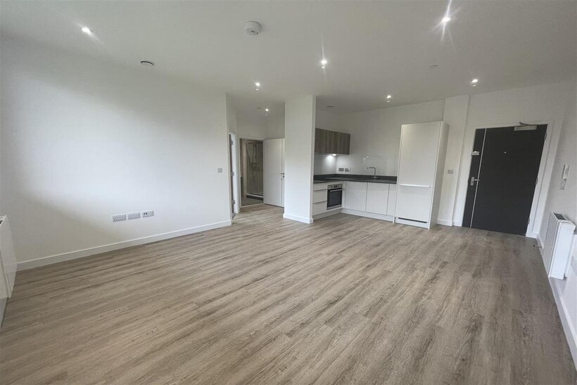Springfield House, Ashwood Way RG23 1 bed apartment to rent - £1,075 pcm (£248 pw)