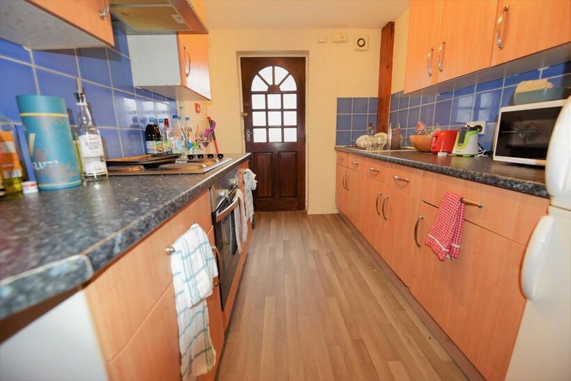 33 Howden Place (HS) 1 bed in a house share to rent - £451 pcm (£104 pw)