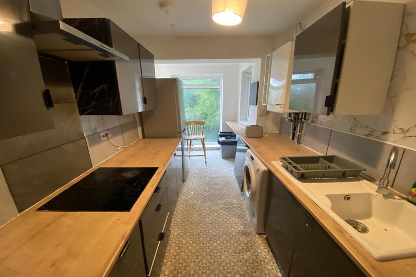 Penygraig Road, Townhill SA1 4 bed flat share to rent - £450 pcm (£104 pw)