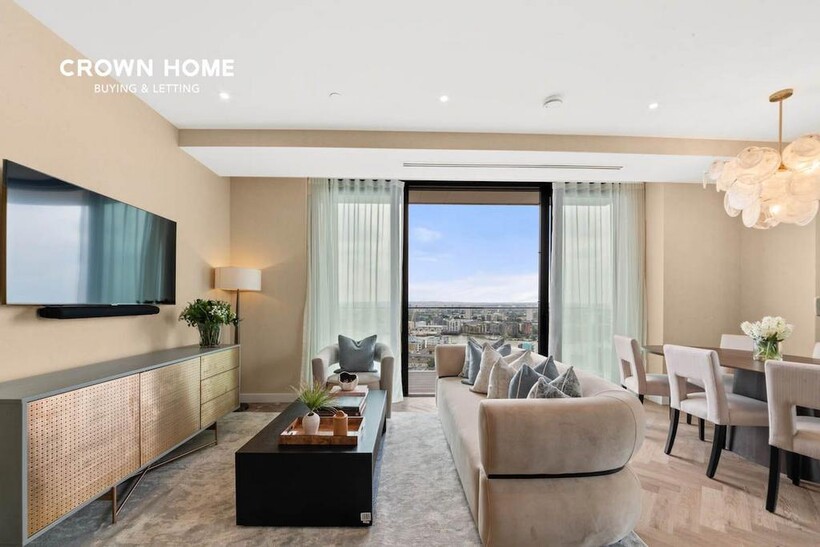 23 Gauging Sqaure, London E1W 3 bed apartment to rent - £6,200 pcm (£1,431 pw)