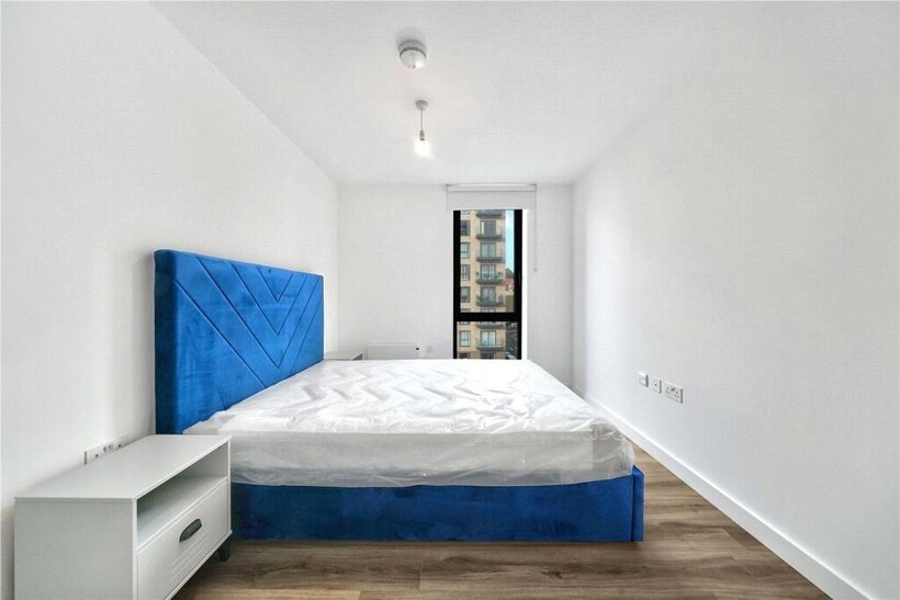 Viva Court, Kimpton Road, Luton 1 bed apartment to rent - £1,325 pcm (£306 pw)