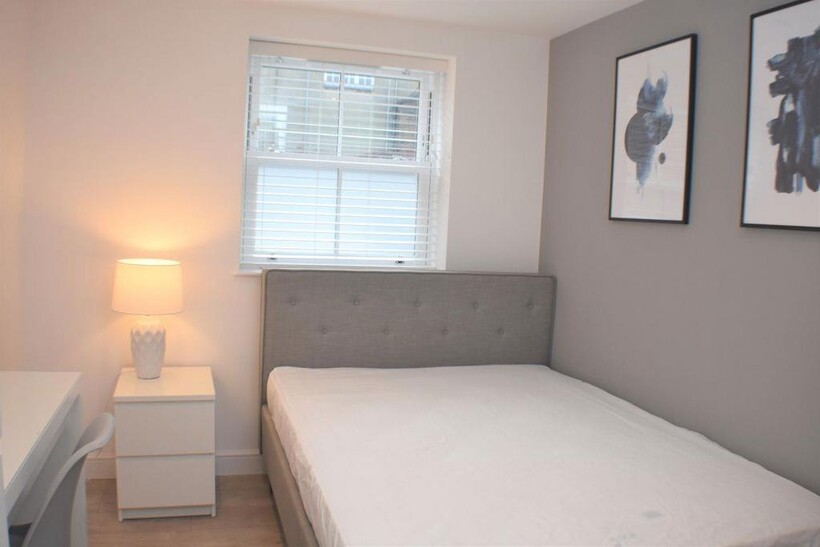 Room 4, Flat 1, 23 Priestgate, PE1 1JL 1 bed in a house share to rent - £595 pcm (£137 pw)