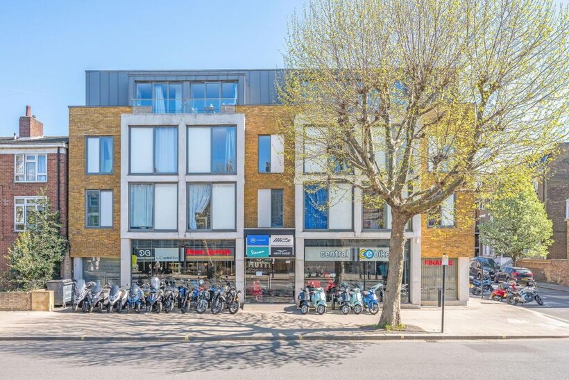 westwick gardens, London W6 2 bed apartment to rent - £2,650 pcm (£612 pw)