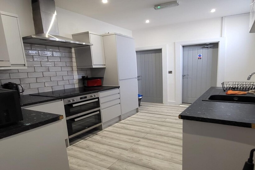 Room 3, St. Marys Road, Doncaster 1 bed in a house share to rent - £412 pcm (£95 pw)