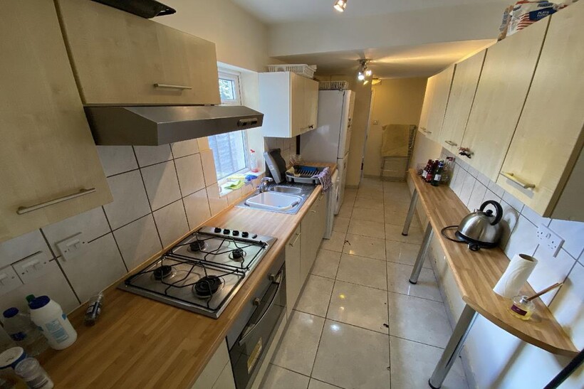 Birmingham B29 1 bed in a house share to rent - £469 pcm (£108 pw)
