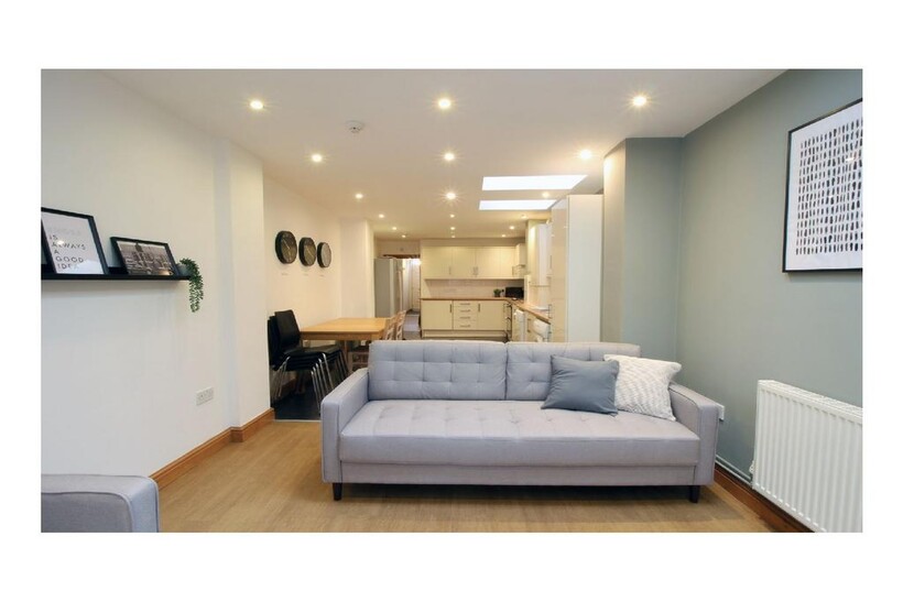 Birmingham B29 1 bed in a house share to rent - £565 pcm (£130 pw)