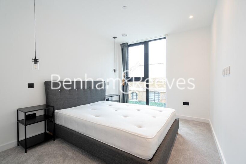 Merino Gardens, London Dock E1W 1 bed apartment to rent - £3,098 pcm (£715 pw)