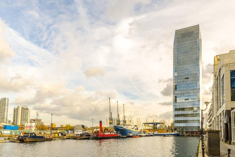 Dollar Bay, Canary Wharf, London, E14 2 bed flat to rent - £3,575 pcm (£825 pw)