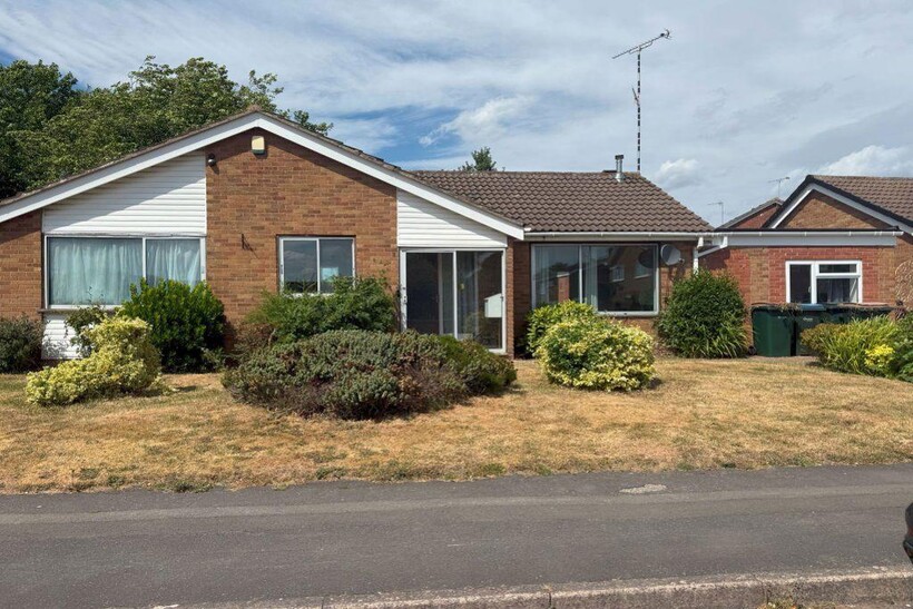 ALDRIN WAY, CANNON PARK, COVENTRY CV4... 5 bed bungalow to rent - £2,250 pcm (£519 pw)