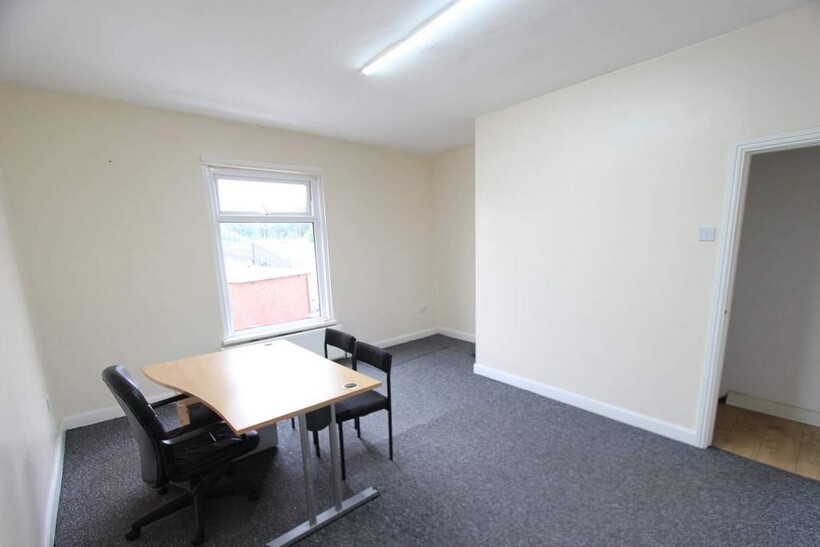 Milkstone Road, Deeplish, Rochdale Property to rent - £300 pcm (£69 pw)