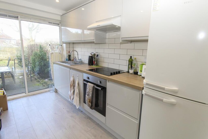 St. Anns Close, Burley, Leeds, LS4 3 bed semi-detached house to rent - £1,820 pcm (£420 pw)