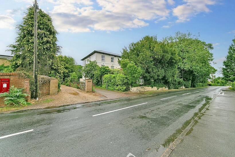 Park Road, Hanslope, MK19 1 bed flat to rent - £900 pcm (£208 pw)