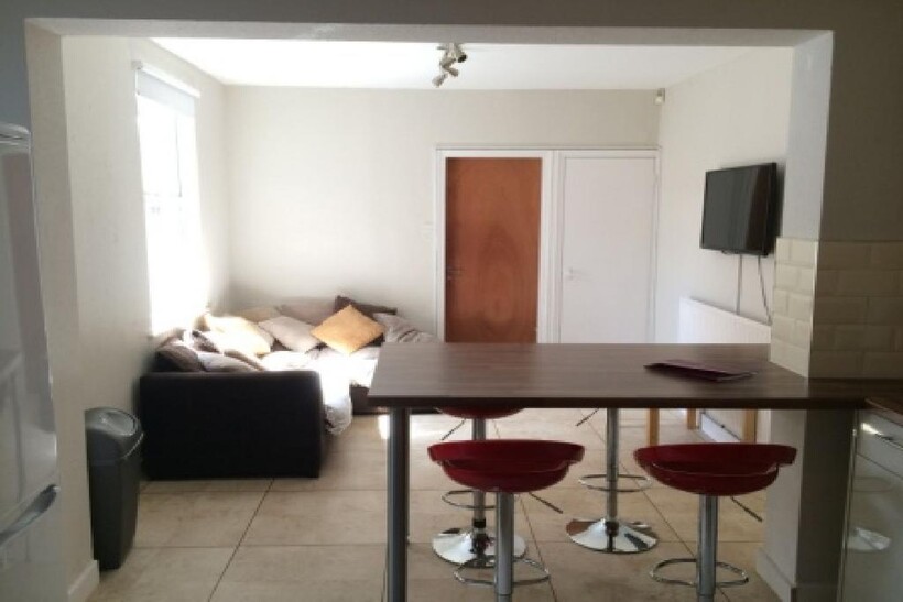 Nottingham NG7 5 bed house to rent - £521 pcm (£120 pw)