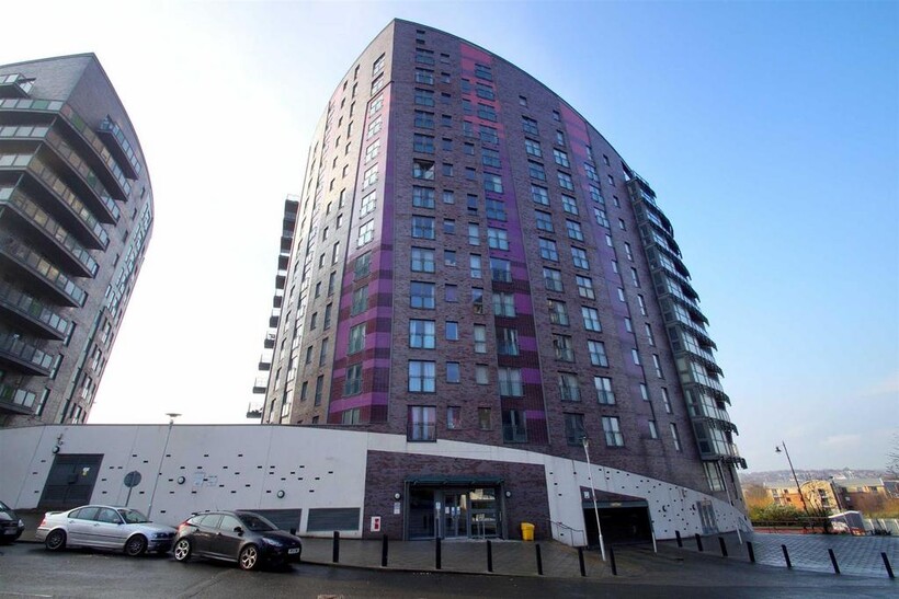 Echo Central, Cross Green Lane, Leeds 2 bed apartment to rent - £825 pcm (£190 pw)