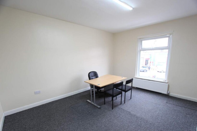 Milkstone Road, Deeplish, Rochdale 2 bed terraced house to rent - £300 pcm (£69 pw)