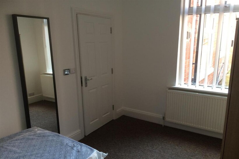 Bedroom B 1 .JPG