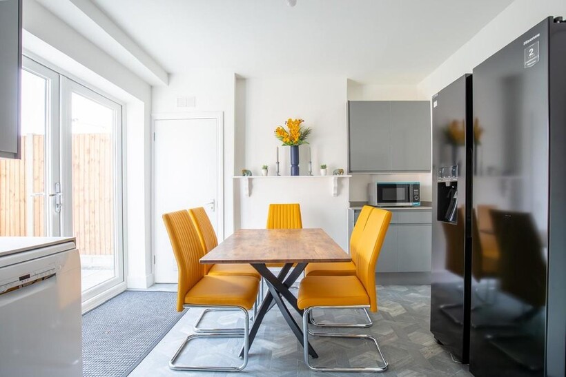Fawood Avenue, London NW10 3 bed terraced house to rent - £2,525 pcm (£583 pw)