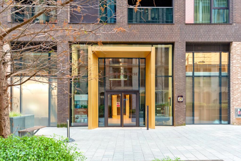 Charles Clowes Walk, London SW11 2 bed apartment to rent - £4,918 pcm (£1,135 pw)