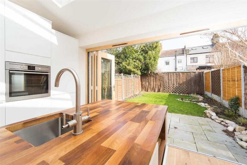 Jewel Road, Walthamstow, E17 4 bed terraced house to rent - £2,995 pcm (£691 pw)