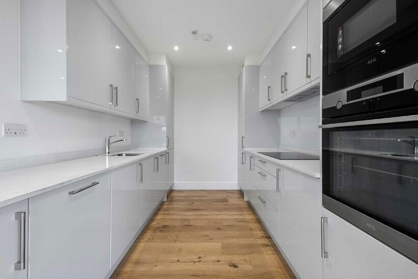 Stannary Street, London SE11 3 bed flat to rent - £4,395 pcm (£1,014 pw)