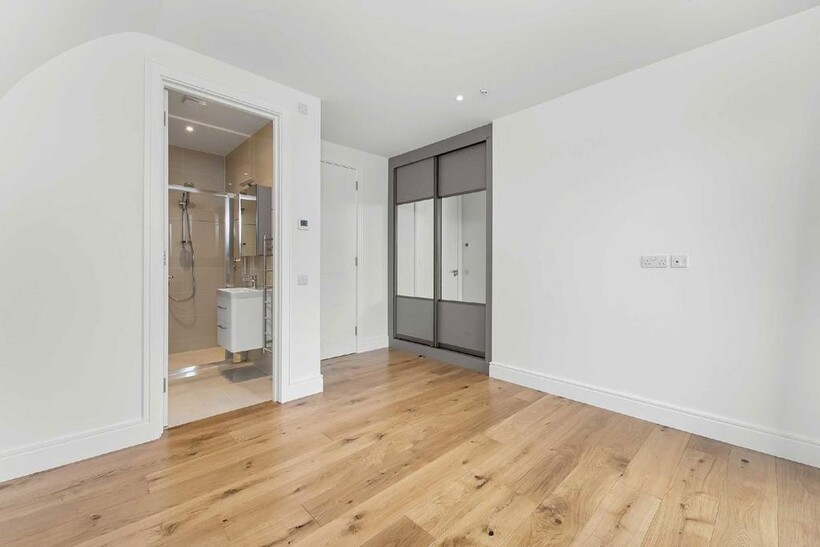Stannary Street, London SE11 3 bed flat to rent - £4,395 pcm (£1,014 pw)