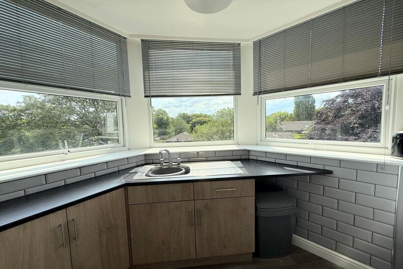 56 Heath Crescent, Halifax HX1 House share to rent - £440 pcm (£102 pw)