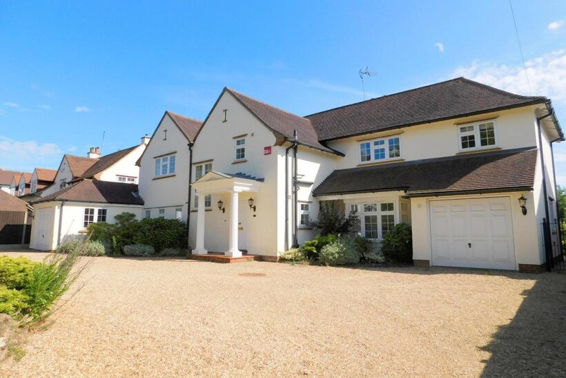 Quartermile Road, Godalming 5 bed detached house to rent - £3,995 pcm (£922 pw)